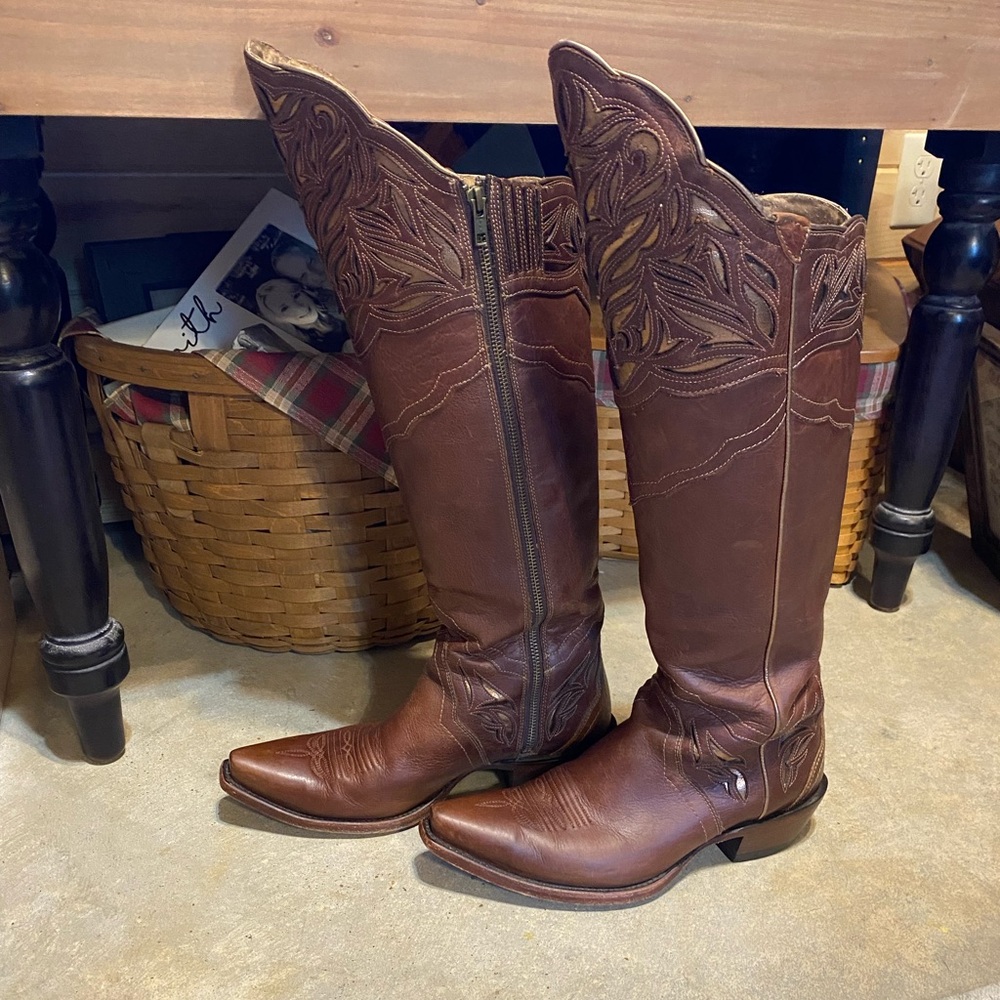 Ariat Chaparral Tan and Gold Leather Western Boots - Picture 2 of 16